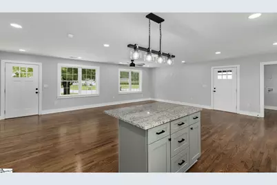 203 Montgomery Street, Laurens, SC 29360 - Photo 18