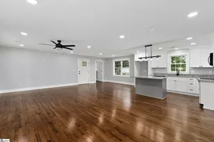 203 Montgomery St, Laurens, SC 29360 - Photo 4