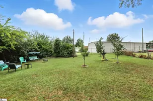 303 Poplar St, Gaffney, SC 29341 - Photo 24