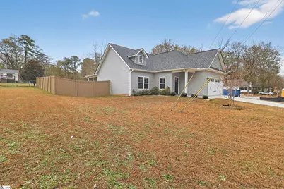 135 Stevenson Drive, Belton, SC 29627 - Photo 2