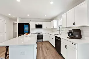 625 Batchomble Ln, Greenville, SC 29605 - Photo 8