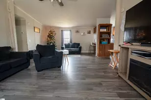 205 Ashwood Ln, Easley, SC 29640 - Photo 4