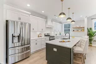 230 E Darby Rd, Taylors, SC 29687 - Photo 8