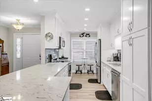 18 Enoree View Dr, Greer, SC 29650 - Photo 8