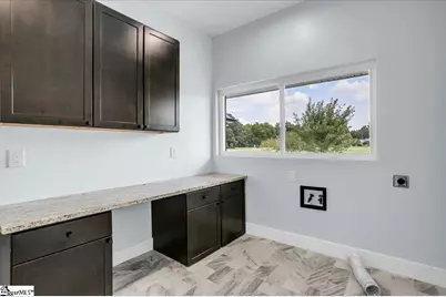 305 Waters Road, Taylors, SC 29687 - Photo 8