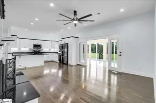 305 Waters Rd, Taylors, SC 29687 - Photo 20