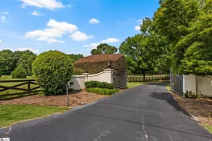 1035 Willis Rd, Spartanburg, SC 29301 - Photo 2