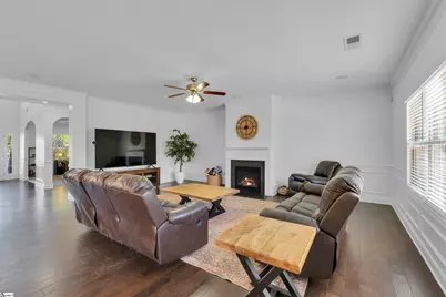 389 Heritage Point Drive, Simpsonville, SC 29681 - Photo 4
