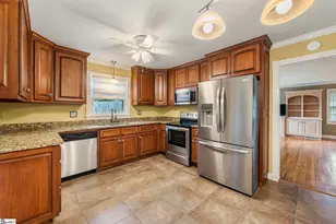 113 Carlton Dr, Mauldin, SC 29662 - Photo 4