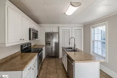 417 W Farley Avenue, Laurens, SC 29630 - Photo 8