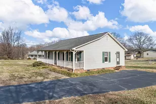 202 Adams Ct, Inman, SC 29349 - Photo 4