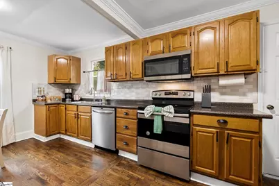 120 E Wilburn Avenue, Greenville, SC 29611 - Photo 8