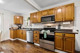 120 E Wilburn Ave, Greenville, SC 29611 - Photo 8