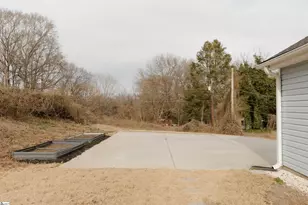 653 N Shamrock Ave, Landrum, SC 29356 - Photo 30