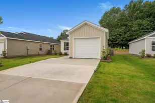 131 Cloverfield Ln, Spartanburg, SC 29303 - Photo 16