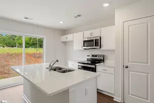 127 Cloverfield Ln, Spartanburg, SC 29303 - Photo 4