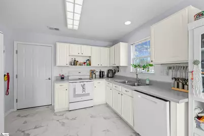 42 Stevenson Road, Taylors, SC 29687 - Photo 4