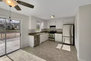 3 Timber Creek Ct, Taylors, SC 29687 - Photo 2