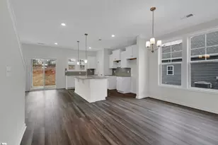 176 Hunter Ridge Dr, Boiling Springs, SC 29316 - Photo 4