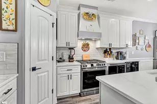 213 Burdette Rd, Simpsonville, SC 29681 - Photo 14