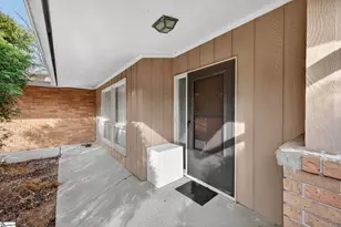 104 Iverson St, Greenville, SC 29615 - Photo 2