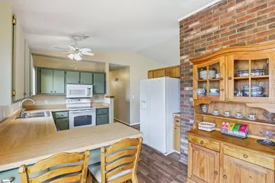 6404 Greenfield Drive, Spartanburg, SC 29303 - Photo 6