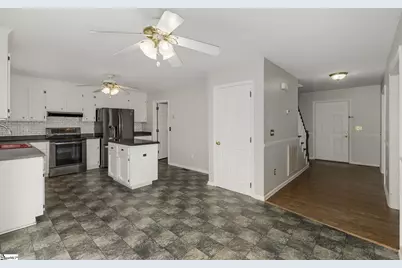 401 Claremont Circle, Spartanburg, SC 29301 - Photo 8