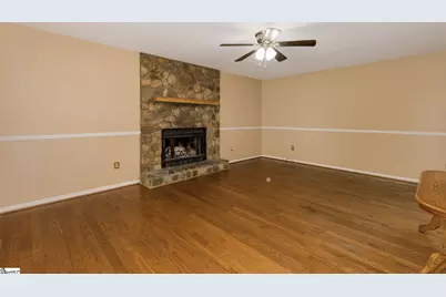 401 Claremont Circle, Spartanburg, SC 29301 - Photo 6