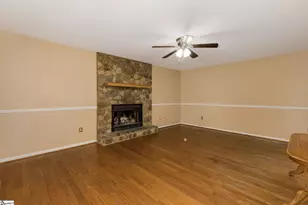 401 Claremont Cir, Spartanburg, SC 29301 - Photo 6
