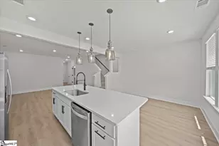 537 W Norvell Ct, Spartanburg, SC 29307 - Photo 6