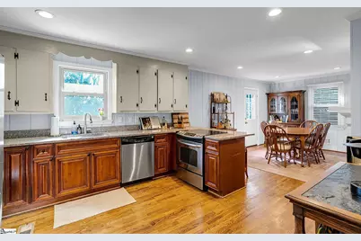 200 Lowndes Avenue, Greenville, SC 29607 - Photo 8