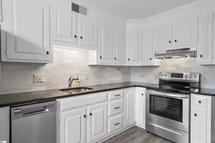 925 Cleveland St, Greenville, SC 29601 - Photo 8