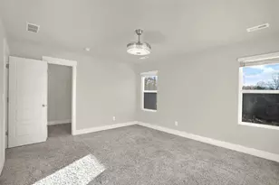 66 Galley Ln, Greenville, SC 29609 - Photo 6