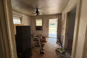 37 Market St, Williamston, SC 29697 - Photo 8