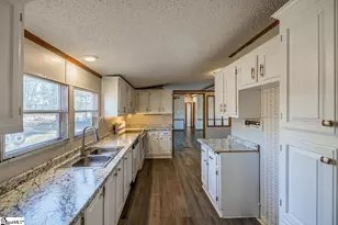 514 Dewaynes Dr, Wellford, SC 29385 - Photo 14