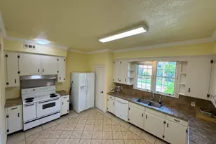 308 W Poinsett St, Greer, SC 29650 - Photo 10