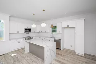 67 Dorsey Ave, Greenville, SC 29611 - Photo 6