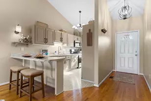 9 C Hollywoods Ln, Simpsonville, SC 29681 - Photo 2