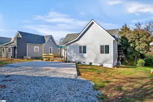35 Henry St, Greenville, SC 29605 - Photo 32