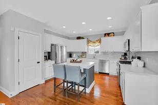 212 Ridenour Ave, Greenville, SC 29617 - Photo 8