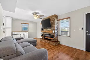 1012 Berry Dr, Boiling Springs, SC 29316 - Photo 6