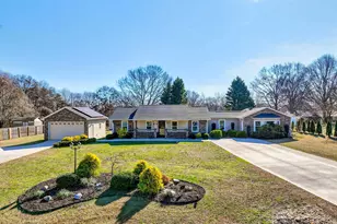 1012 Berry Dr, Boiling Springs, SC 29316 - Photo 4