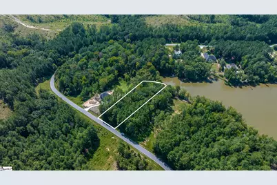 930 Eagles Harbor Drive, Hodges, SC 29653 - Photo 8