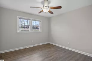 208 Bridgewood Ave, Taylors, SC 29687 - Photo 12