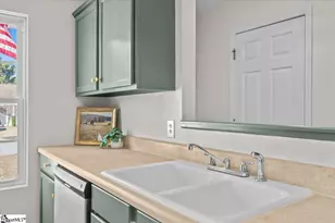 320 Oak Knoll Ct, Seneca, SC 29678 - Photo 8