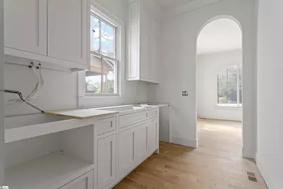 210 W Mountainview Avenue, Greenville, SC 29609 - Photo 12