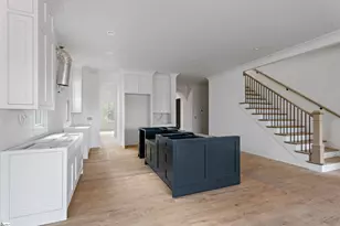 210 W Mountainview Ave, Greenville, SC 29609 - Photo 10