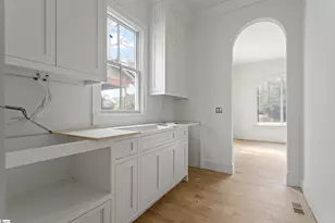 210 W Mountainview Ave, Greenville, SC 29609 - Photo 8