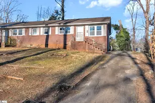 408-B Yardley Ct, Spartanburg, SC 29306 - Photo 2