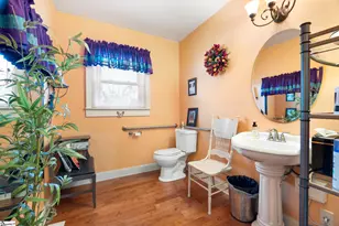 106 Memorial Dr, Greer, SC 29650 - Photo 22